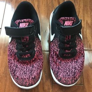 Girls Nike sneakers black and pink size 13.5